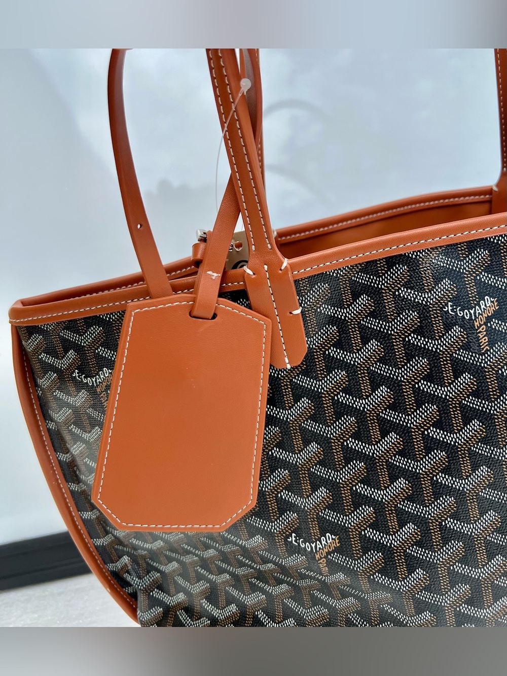 Goyard Tote Bag with Matching Pouch - Picture 6 of 16